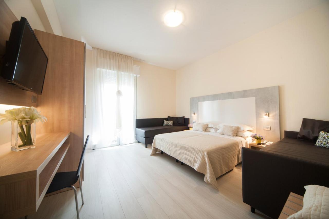 Hotel Ricchi Rimini Eksteriør bilde