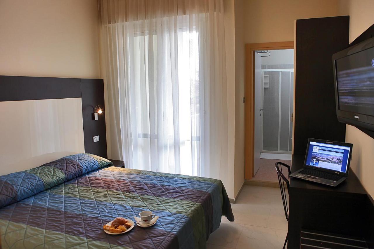 Hotel Ricchi Rimini Eksteriør bilde