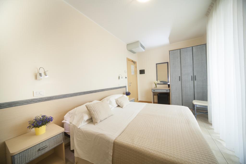 Hotel Ricchi Rimini Eksteriør bilde