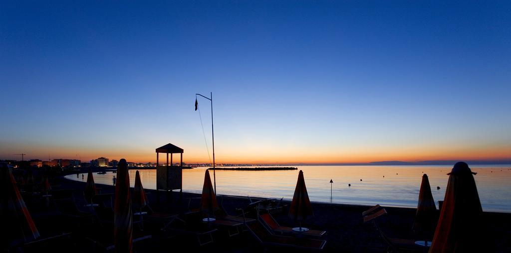 Hotel Ricchi Rimini Eksteriør bilde