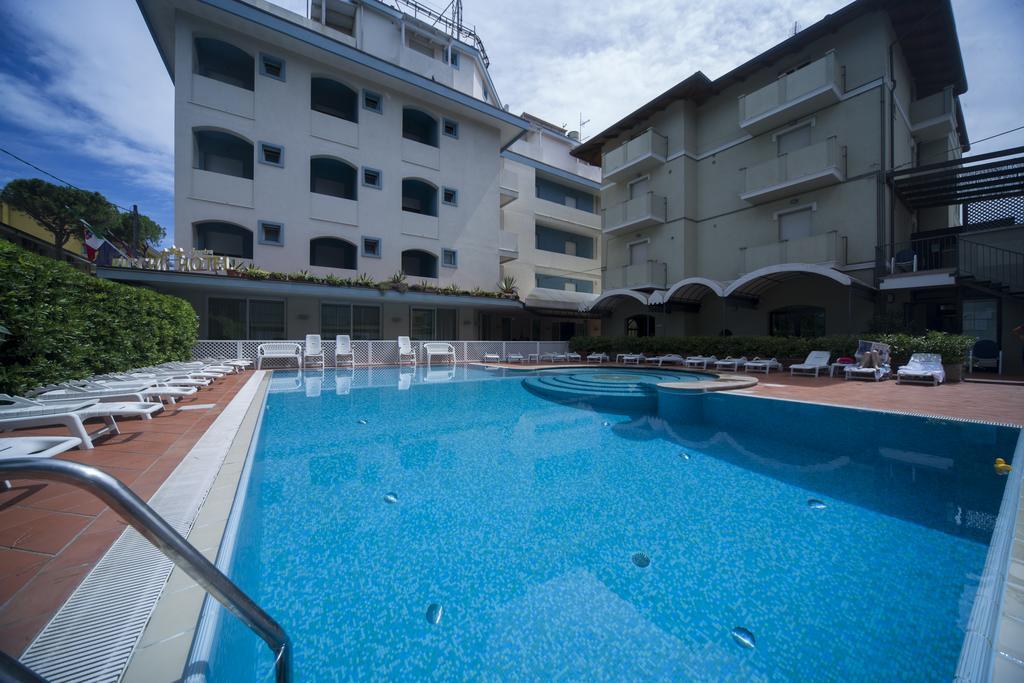 Hotel Ricchi Rimini Eksteriør bilde